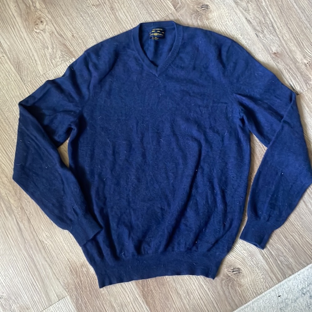 Club Room Men's V-Neck 100% Cashmere Sweater - Picture 3 of 4